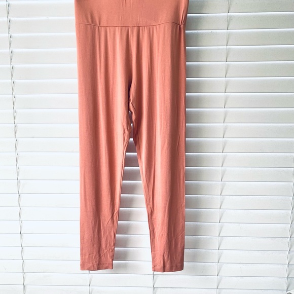 ASOS Pants - ASOS Design Peach Slimming Leggings Size 6